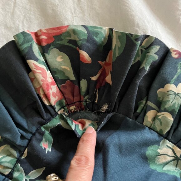 Laura Ashley Green Floral Ruffled King Pillow Shams Set of 2 - Picture 7 of 9